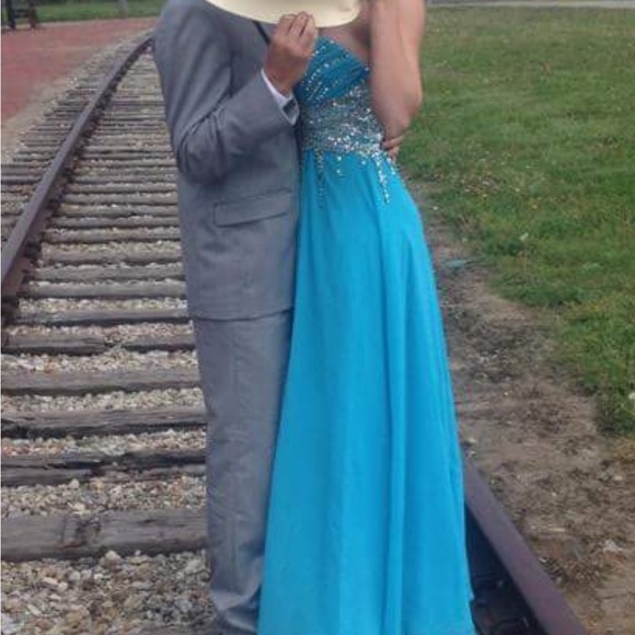 Prom dress - Picture 16 of 16